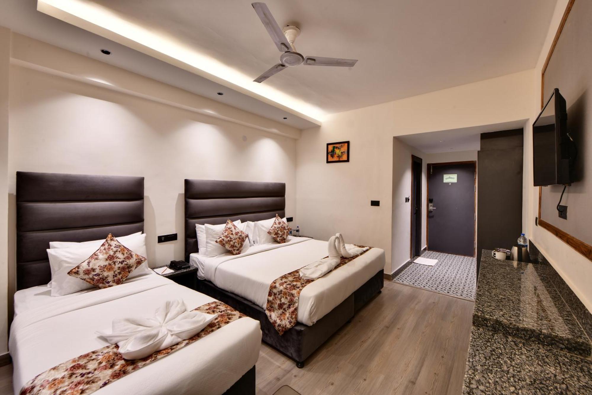 Click Sunburry Hotel Katra Katra  Bagian luar foto